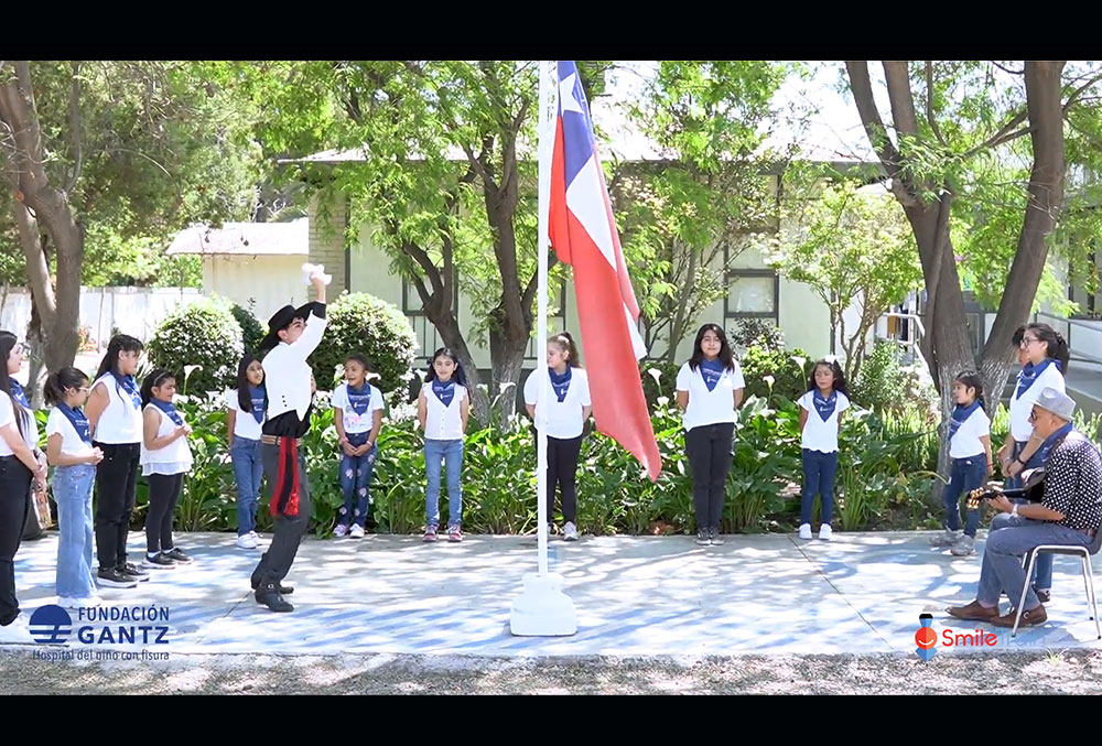 Choir of Fundación Gantz singing "Chile Lindo"