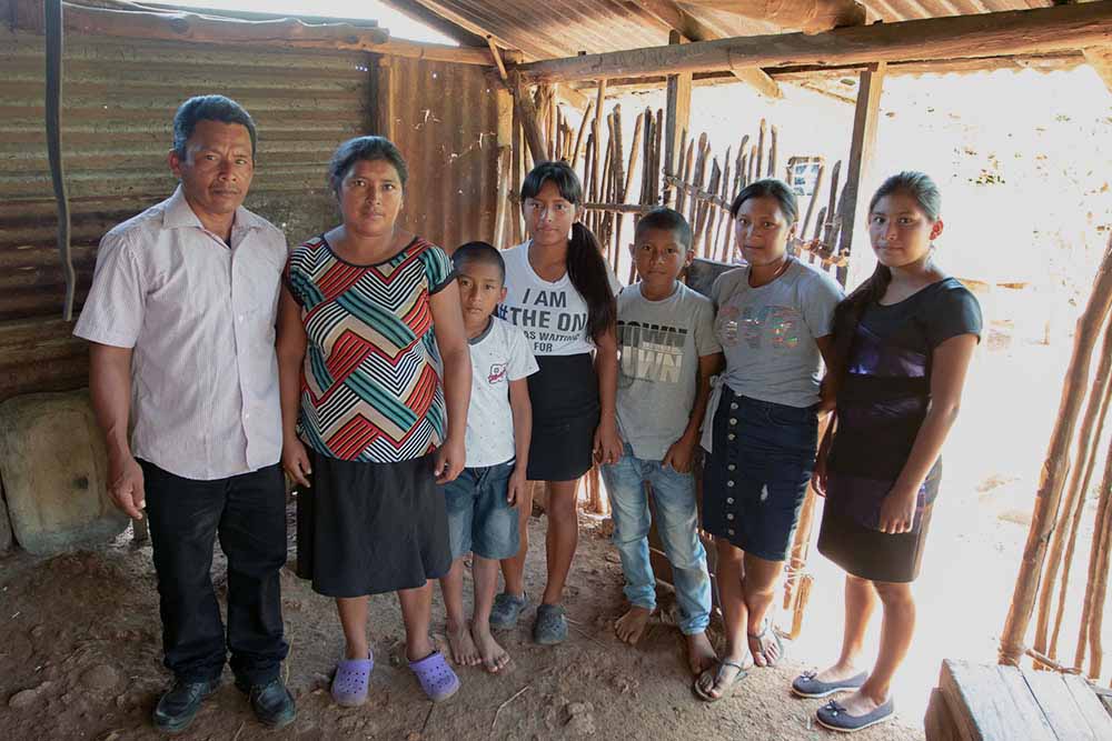 Fidel, Zuleika, and the rest of their family 