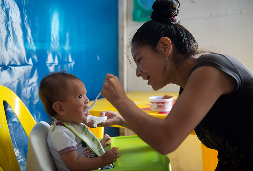 Zindia spoonfeeding Joseyur as the specialists at MCF taught her